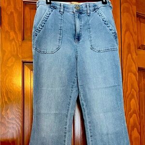 Women’s jeans by Democracy, has nice flare at bottom. Excellent condition.